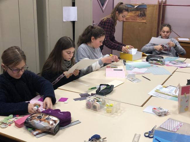 Actualités - Un atelier scrapbooking au collège